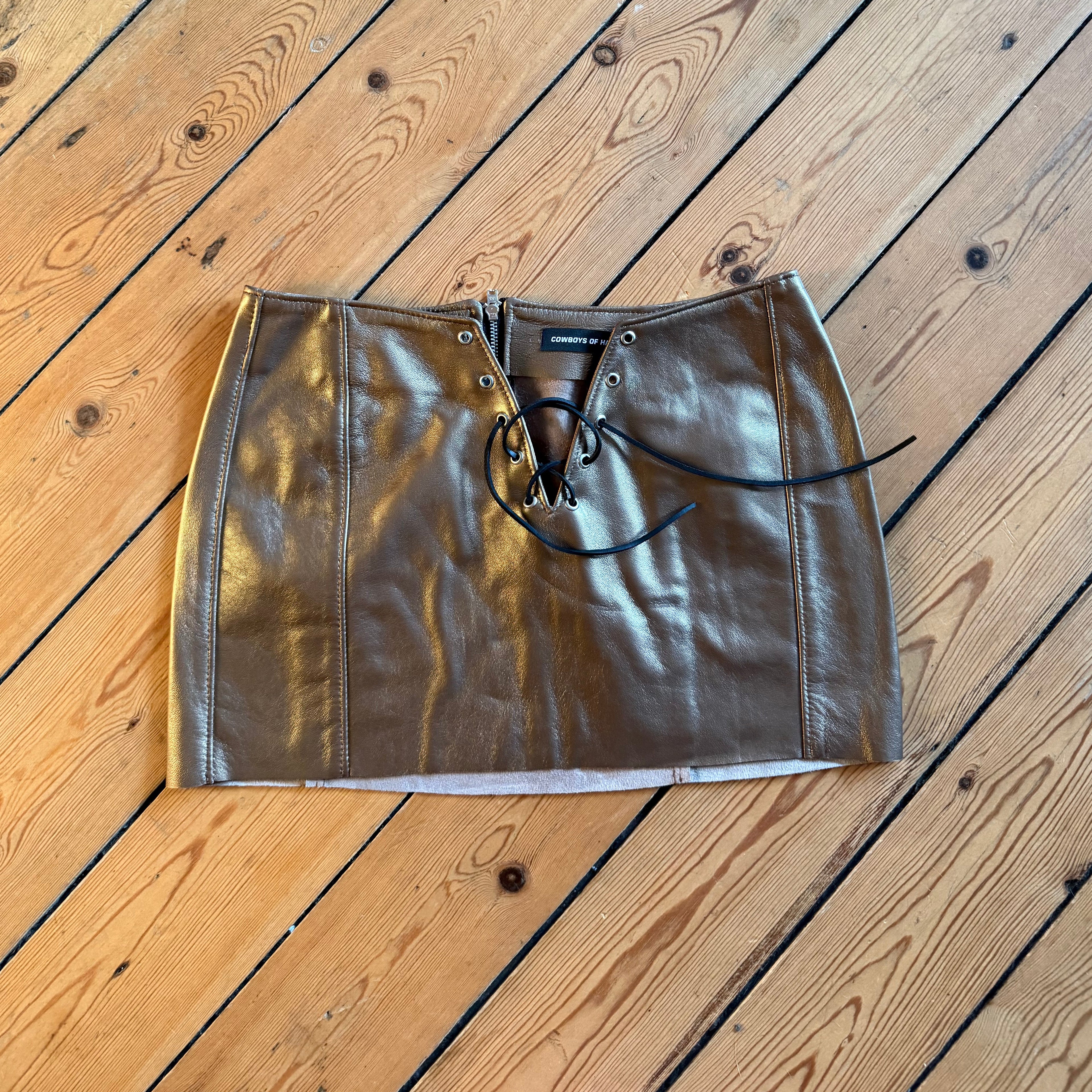 METALLIC GOLD EYELET MINI