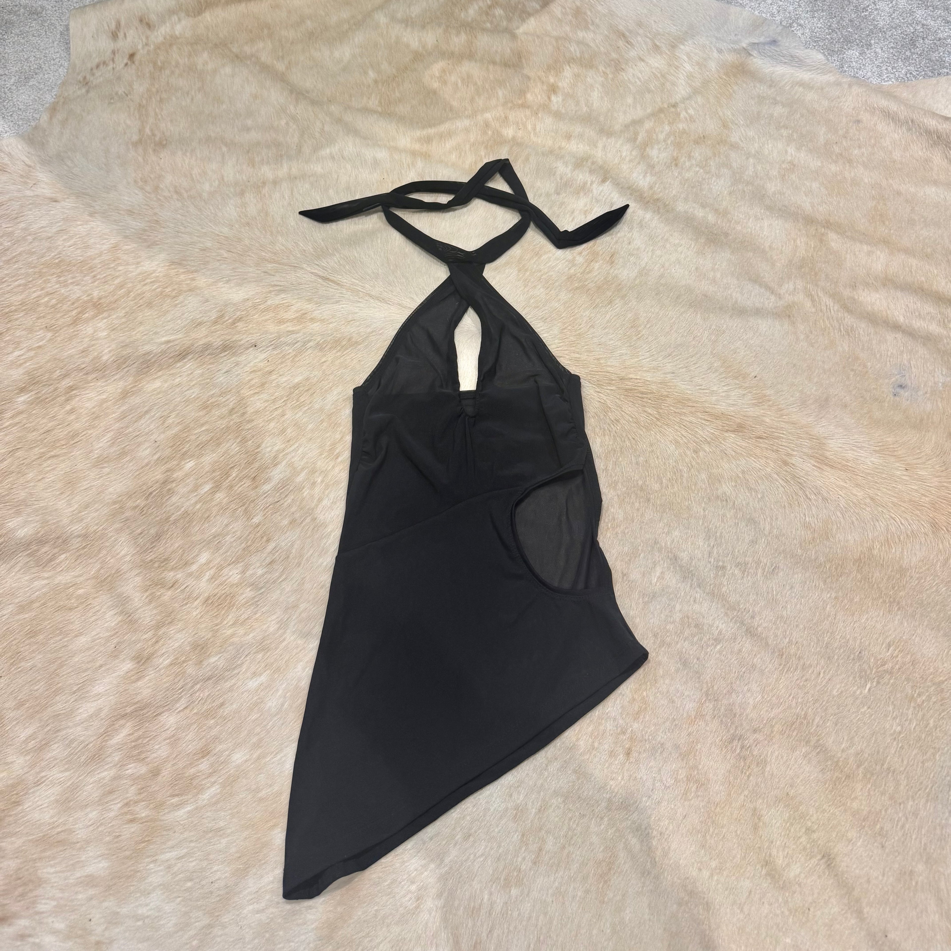 MESH CUT OUT TOP