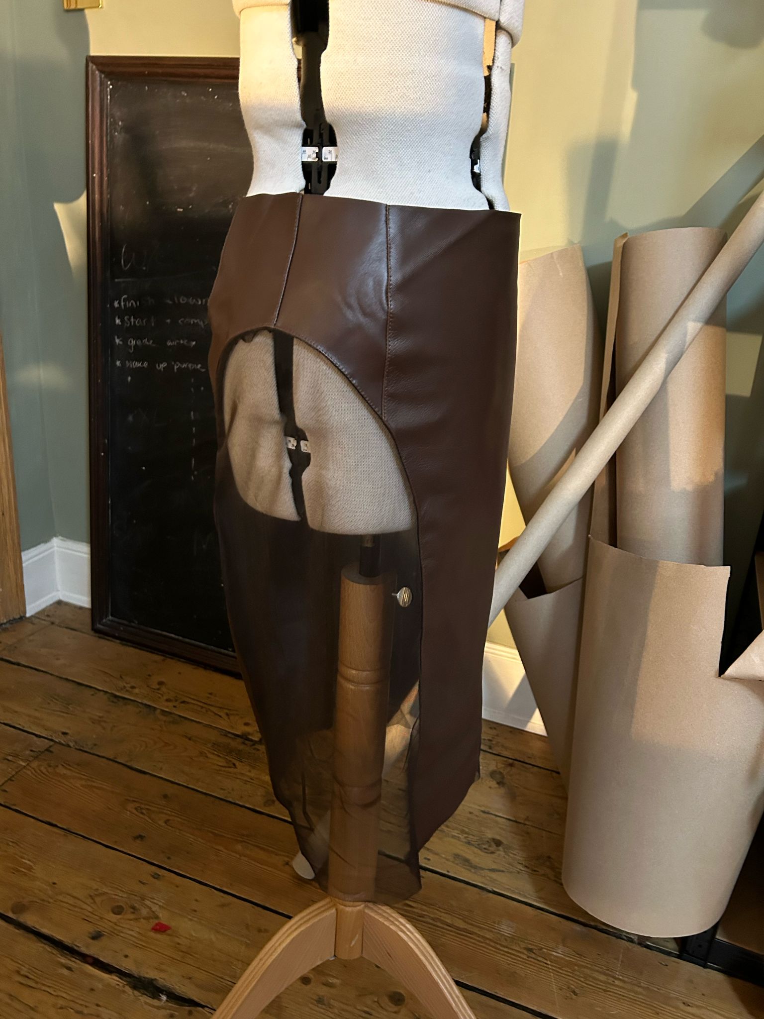 RISK LEATHER SKIRT