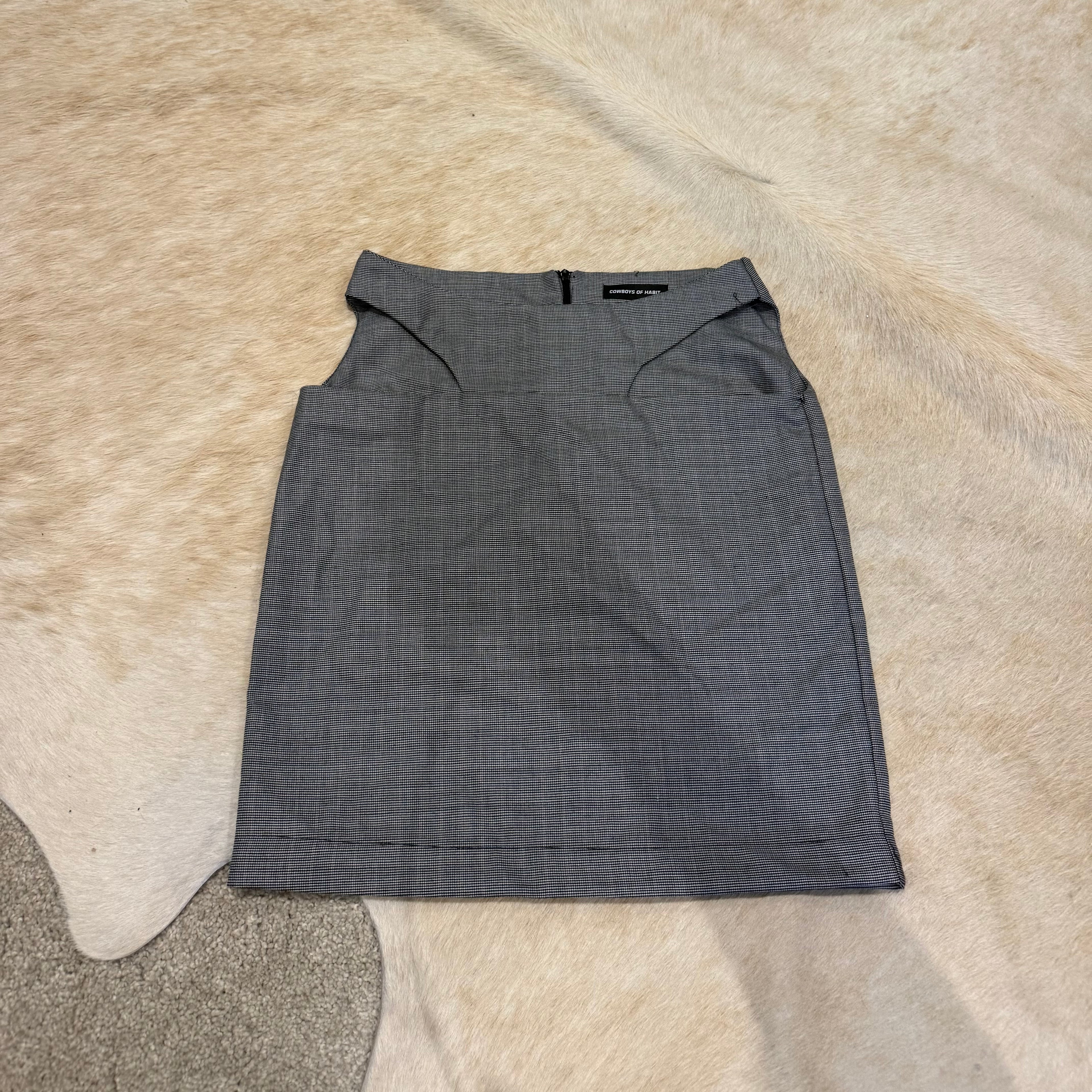 CUT OUT MIDI SKIRT
