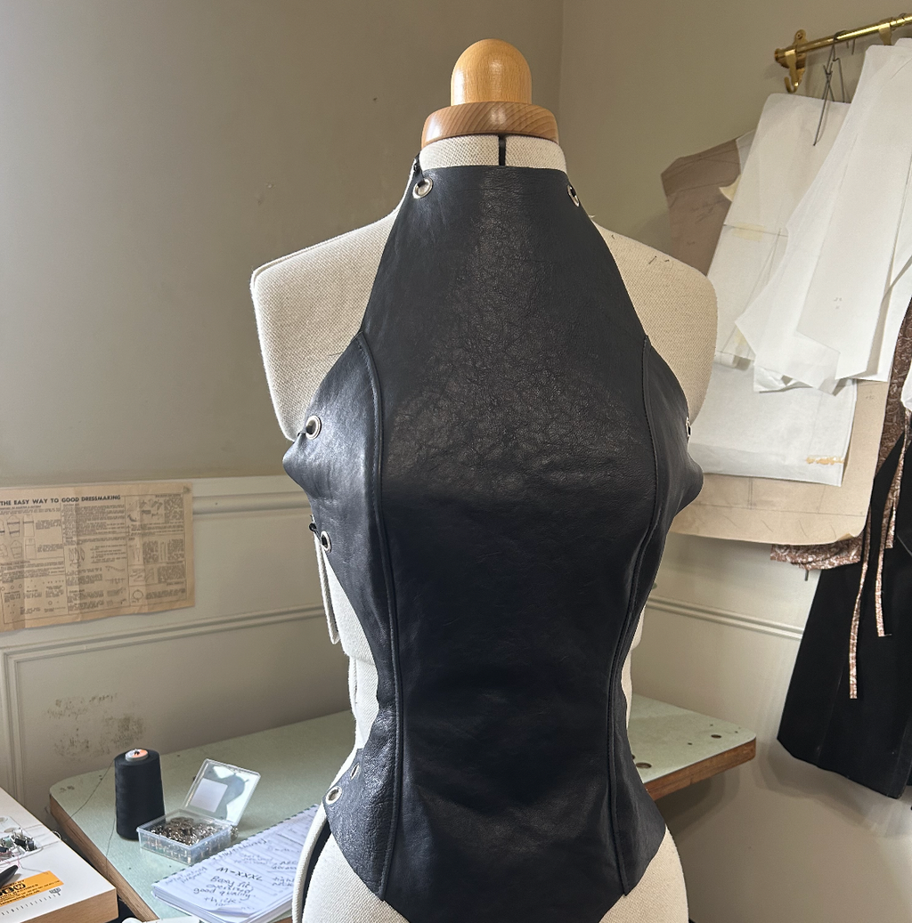 LEATHER BACKLESS TOP