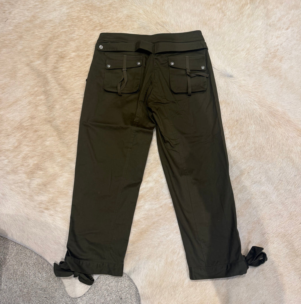 KHAKI CAPRI PANTS
