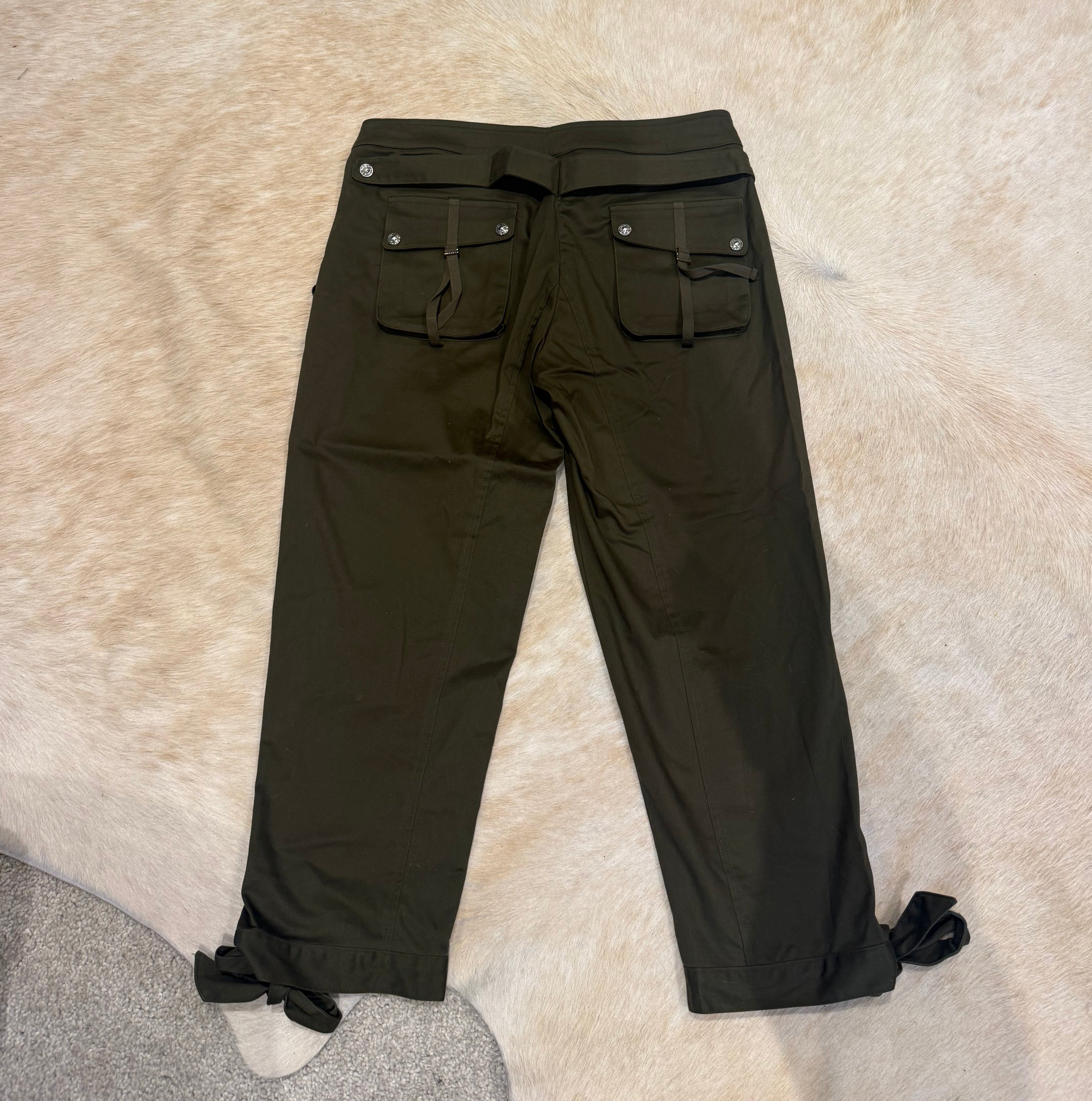 KHAKI CAPRI PANTS