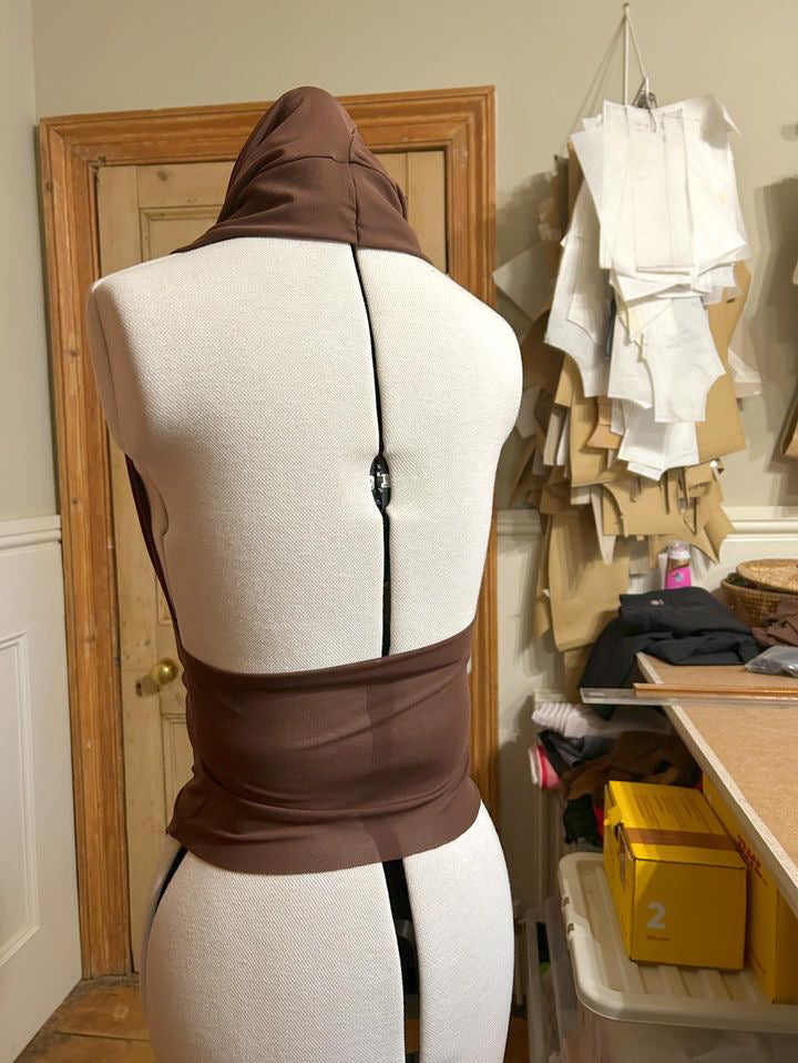 HOODED SUSPENDER TOP