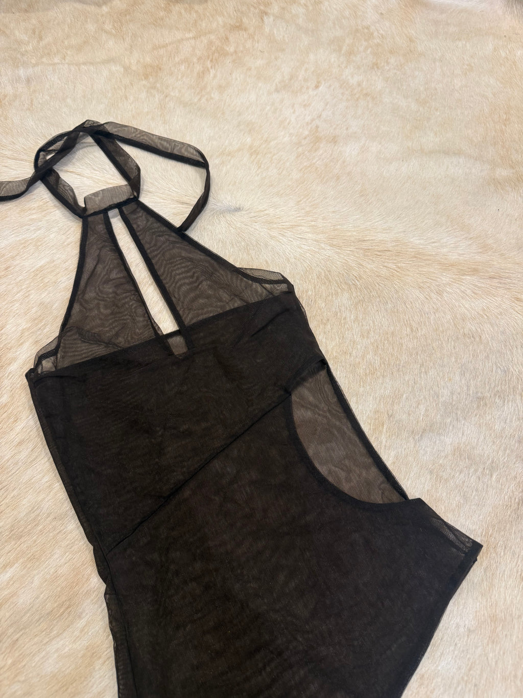 TULLE CUT OUT TOP