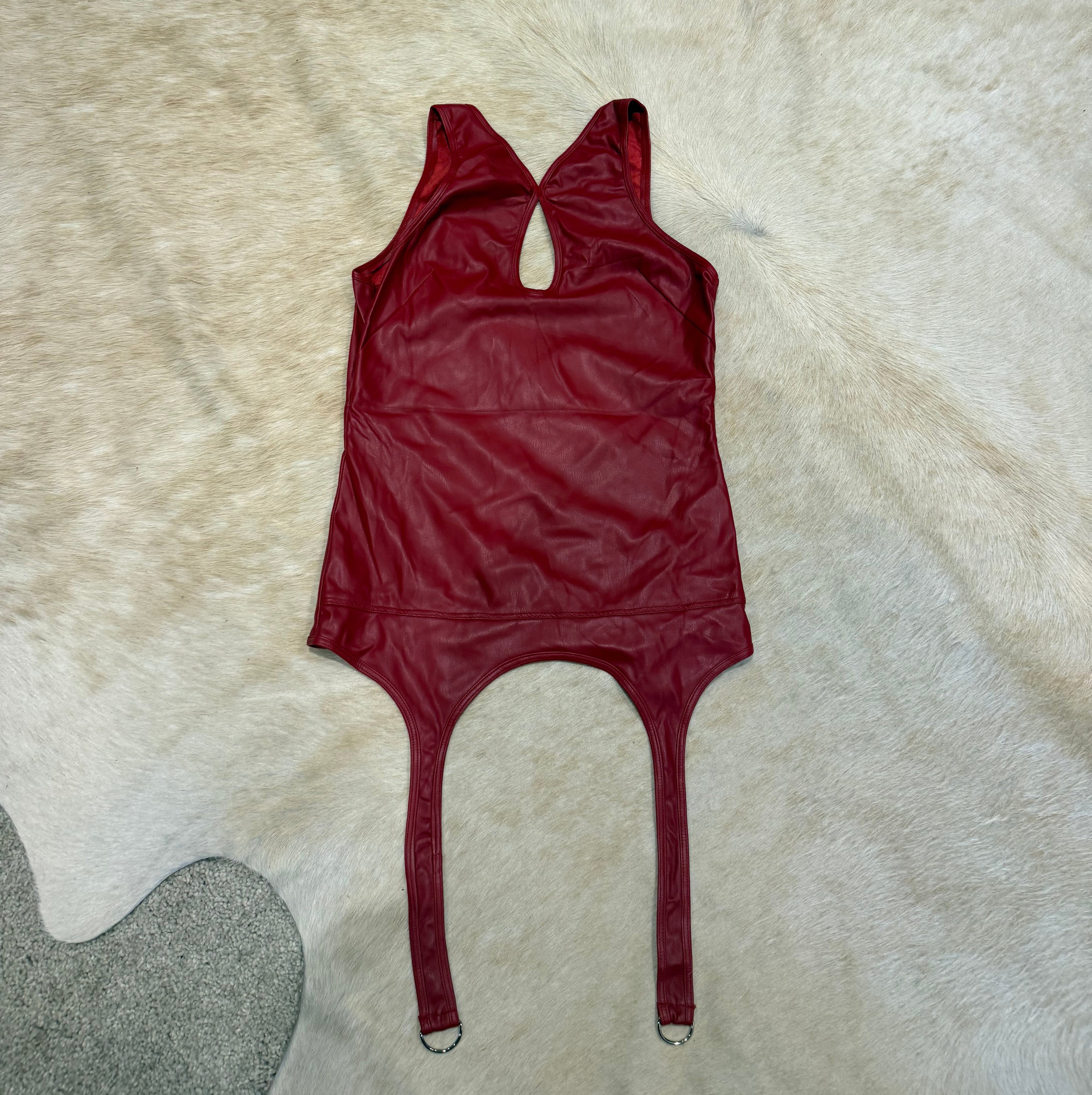SUSPENDER TOP