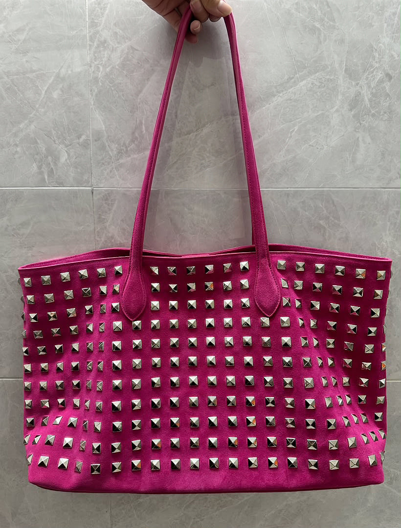 STUDDED SUEDE SHOPLIFTER
